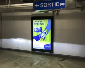 Affichage mural - Lux dans un parking sous terrain