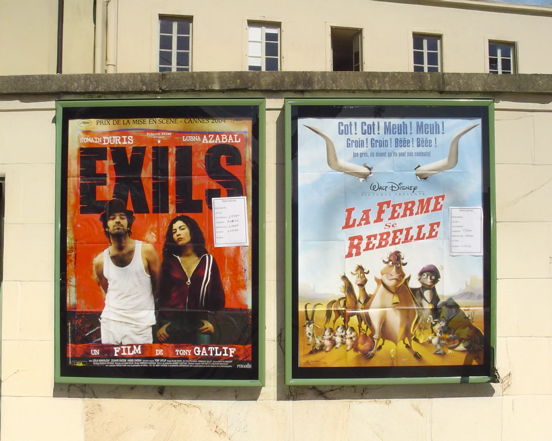 Exemple d'affichage mural - caisson D utilisé par un cinéma